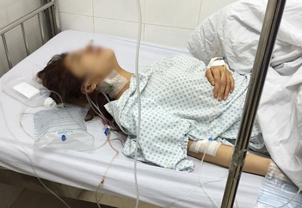 Một người vợ ở Cà Mau bị chồng đâm trọng thương đang điều trị tại bệnh viện