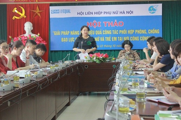 Bà Nguyễn Thị Thu Thủy, Phó Chủ tịch Thường trực, Hội LHPN TP Hà Nội phát biểu tại hội thảo