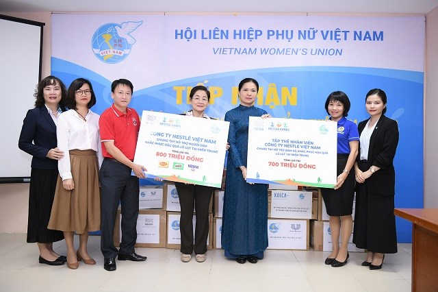Chủ tịch Hội LHPN Việt Nam Hà Thị Nga và Phó Chủ tịch Nguyễn
