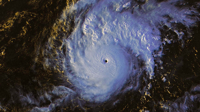 Siêu bão Goni quét qua Philippines với sức gió lên tới 225km/h.