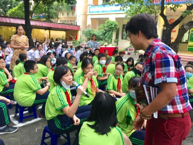 Một buổi truyền thông về sức khỏe - giới tính cho học sinh THCS trên địa bàn quận Ba Đình