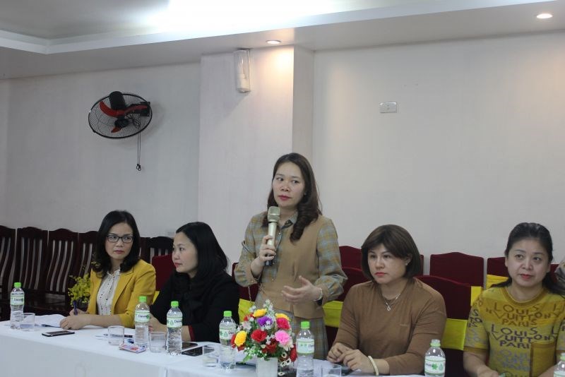 Đ/c Nguyễn Thị Mỹ Linh, Chủ tịch Hội LHPN huyện Đông Anh chia sẻ kinh nghiệm thực hiện Đề án 938, đó là duy trì đường dây nóng có các luật sư 