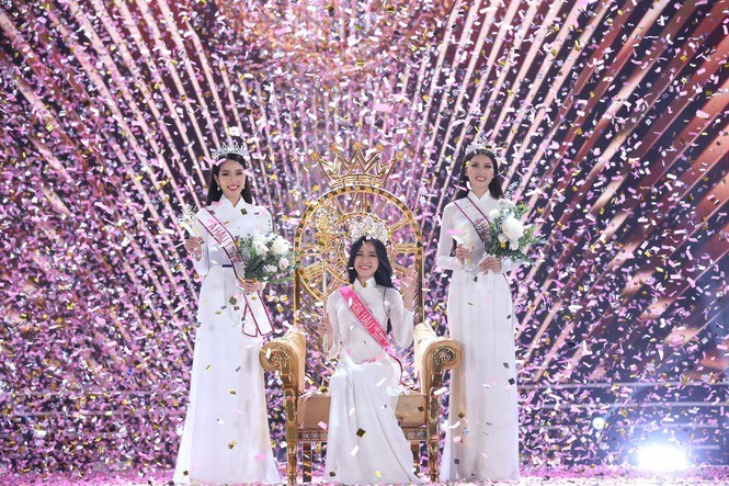 Khoảnh khắc đăng quang bùng nổ của top 3 Hoa hậu Việt Nam 2020
