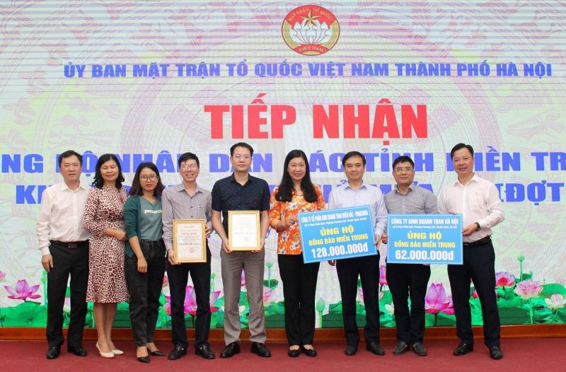 Ủy ban Mặt trận Tổ quốc Việt Nam thành phố  tiếp nhận ủng hộ của các đơn vị