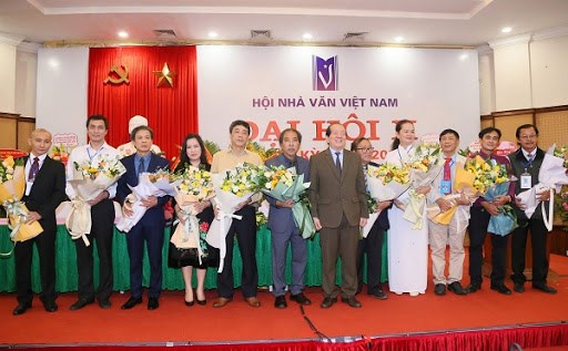 Ban Chấp hành Hội Nhà văn Việt Nam khóa X, nhiệm kỳ 2020-2025 ra mắt. Ảnh: Báo Văn nghệ