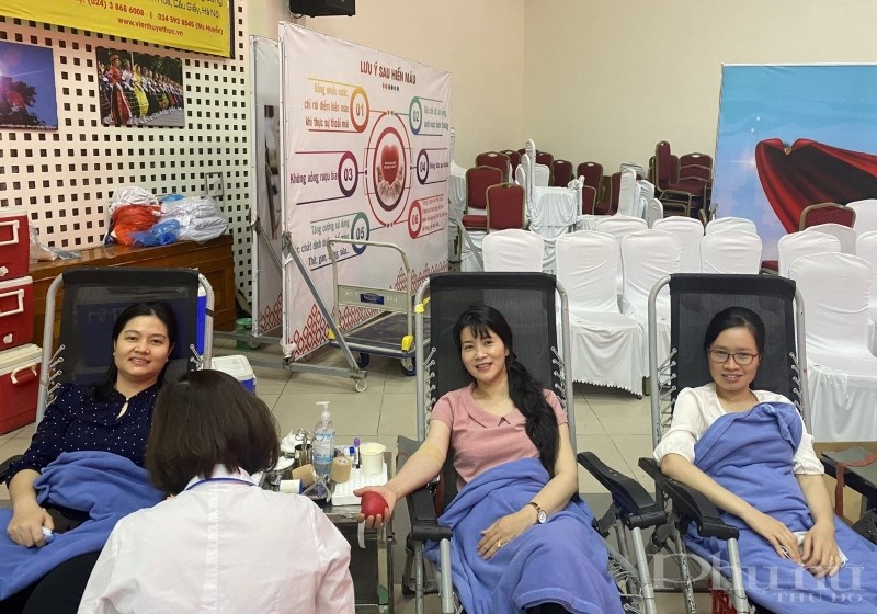 Cán bộ công đoàn Hội LHPN Hà Nội hưởng ứng Ngày hội hiến máu tình nguyện 2020 - ảnh 4