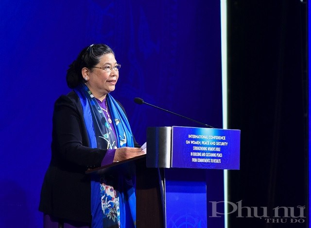 Phó Chủ tịch Thường trực Quốc hội Tòng Thị Phóng phát biểu tại phiên khai mạc hội nghị.