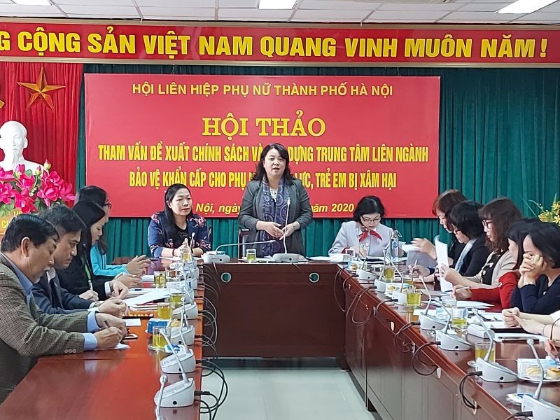 Bà Nguyễn Thị Thu Thủy - Phó Chủ tịch Thường trực Hội LHPN TP Hà Nội phát biểu tại hội thảo