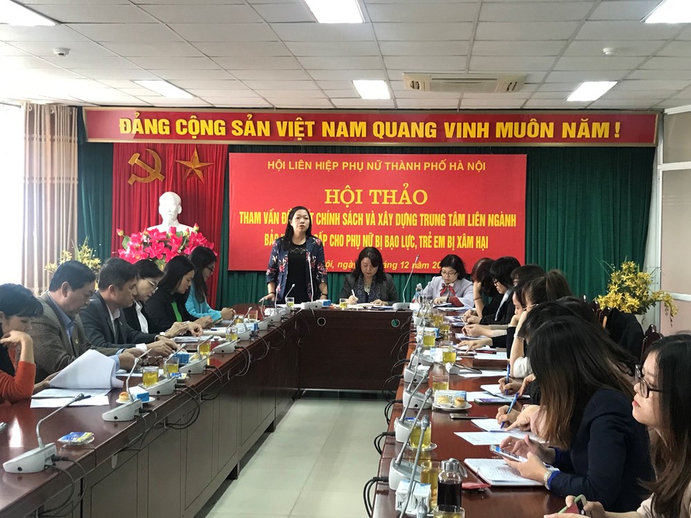 Bà Dương Thị Ngọc Linh - Giám đốc Trung tâm Phụ nữ và phát triển, Hội LHPN Việt Nam phát biểu