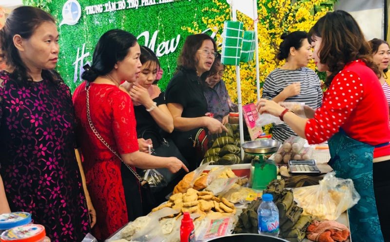 Ngày càng nhiều phụ nữ khởi nghiệp, kinh doanh thực phẩm an toàn, đáp ứng nhu cầu tiêu dùng.