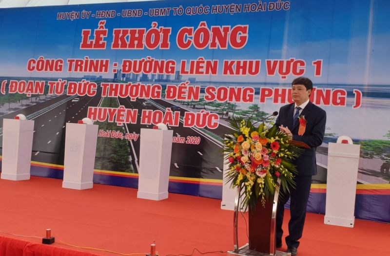 Ông Nguyễn Anh, Phó  Chủ tịch UBND huyện Hoài Đức phát biểu