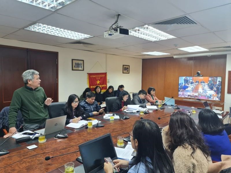 Đồng chí Nguyễn Thanh Hiếu, Trưởng phòng thanh tra Xuất bản, In và Phát hành trao đổi tại Hội nghị.