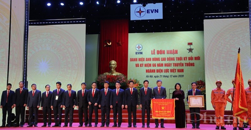 Lễ đón nhận danh hiệu Anh hùng Lao động và kỷ niệm 66 năm Ngày truyền thống Tập đoàn Điện lực Việt Nam (EVN).