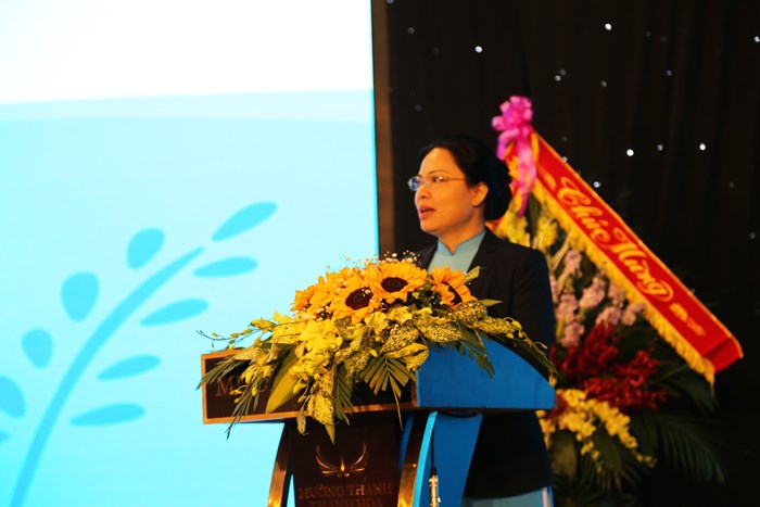 Đồng chí Hà Thị Nga, Bí thư Đảng đoàn, Chủ tịch Hội LHPN Việt Nam phát biểu khai mạc Hội nghị
