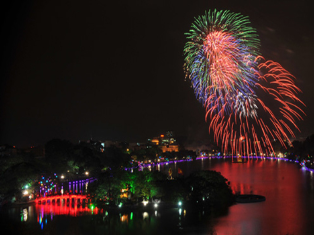 Nhân dân Thủ đô Hà Nội sẽ được chiêm ngưỡng màn bắn pháo hoa chào đón năm 2021.