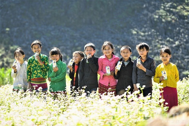 Trong năm 2020, Quỹ sữa Vươn cao Việt Nam và Vinamilk đã trao tặng 1,7 triệu ly sữa cho trẻ em ở 27 tỉnh thành trên cả nước.