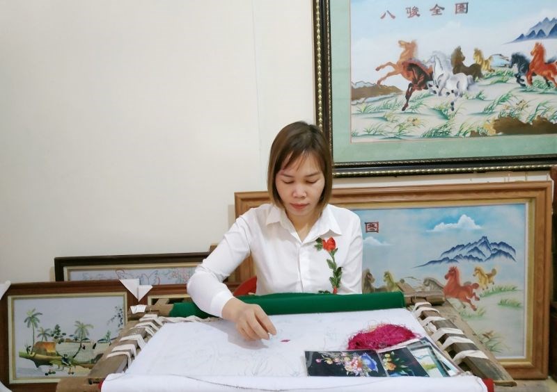 Ngô Thj Thơ được Hiệp hội làng nghề Hải Phòng công nhận Nghệ nhân thêu ren móc chỉ Hải Phòng năm 2020