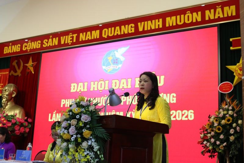 Đ/c Công Thị Tuyết Lan, Chủ tịch Hội LHPN phường Phú Thượng khoá XXV điều hành Đại hội