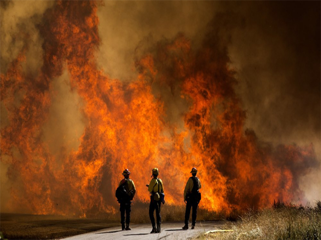 Biến đổi khí hậu khiến cháy rừng ở Mỹ thêm trầm trọng.