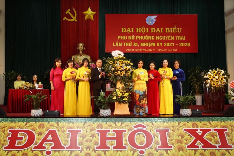 Lãnh đạo Hội LHPN Hà Nội và Quận ủy, Quận Hội Hà Đông chúc mừng thành công Đại hội Đại biểu Phụ nữ phường Nguyễn Trãi