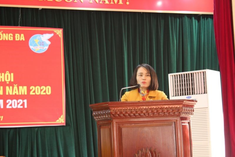 Đ/c Vũ Kim Lanh, Chủ tịch Hội LHPN phường Trung Liệt phát biểu hưởng ứng thi đua năm 2021