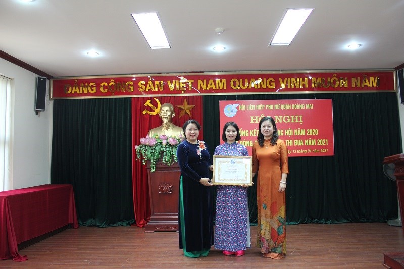 Năm 2020, Hội LHPN Quận vinh dự được Trung ương Hội LHPN tặng Bằng Khen.  Tại Hội nghị đồng chí Nguyễn Thị Thu Thủy - Phó Chủ tịch Thường trực Hội LHPN Hà Nội đã trao tặng cho  các đồng chí lãnh đạo của Hội PN quận