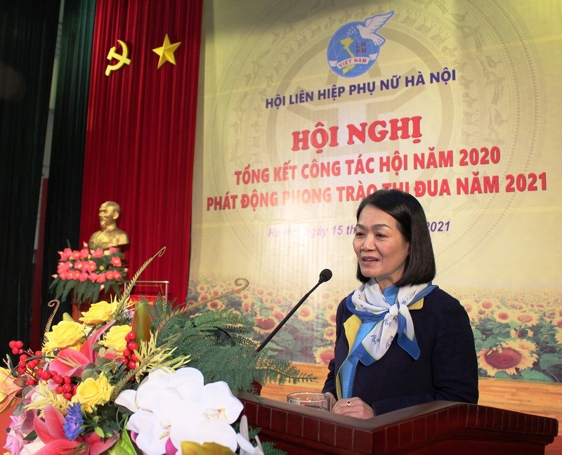 Đồng chí Bùi Thị Hòa - Phó Chủ tịch Hội LHPN Việt Nam phát biểu chỉ đạo tại hội nghị