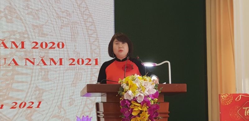Phó Chủ tịch Hội LHPN quận Cầu Giấy Nguyễn Kim Lê phát biểu