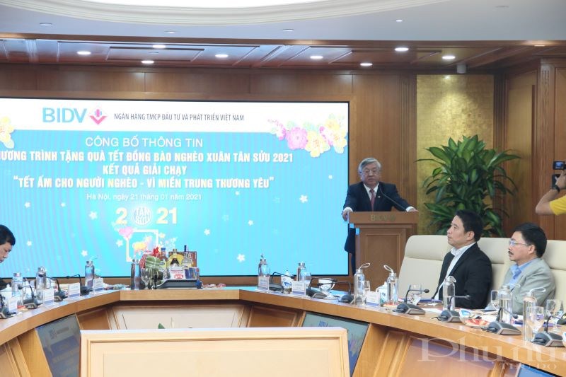ông Trần Xuân Hoàng - Ủy viên Hội đồng Quản trị, Chủ tịch Công đoàn BIDV thông tin tại lễ công bố.