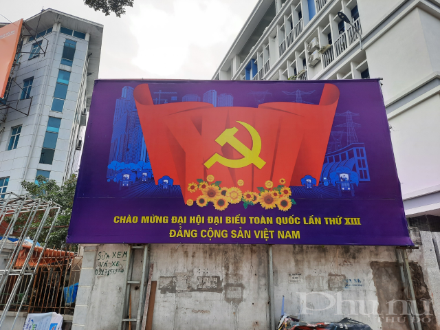 Hà Nội rực cờ hoa chào mừng Đại hội Đảng lần thứ XIII - ảnh 9