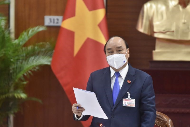 Thủ tướng Chính phủ Nguyễn Xuân Phúc họp khẩn về COVID-19 tại phòng họp Đại hội Đảng XIII
