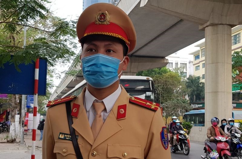 Thượng úy Nguyễn Mạnh Tuấn, cán bộ Đội Cảnh sát giao thông đường bộ số 6