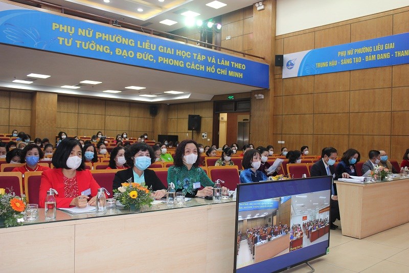 Các đại biểu tham dự tại điểm cầu Hội trường Quận ủy - UBND quận Ba Đình