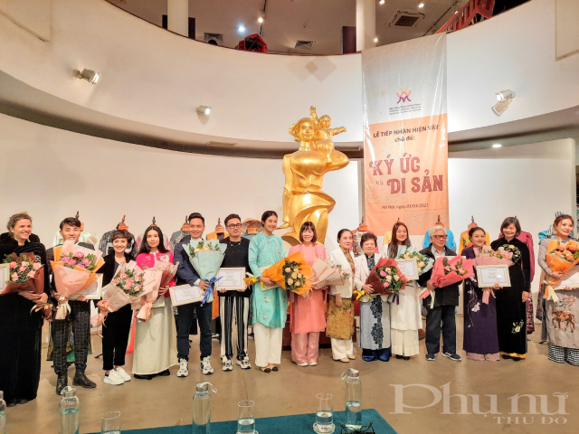 Bảo tàng Phụ nữ Việt Nam đã tiếp nhận hình ảnh, tài liệu hiện vật với chủ đề 