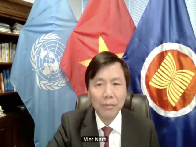 Đại sứ Đặng Đình Quý, Trưởng Phái đoàn thường trực Việt Nam tại LHQ phát biểu tại phiên họp.