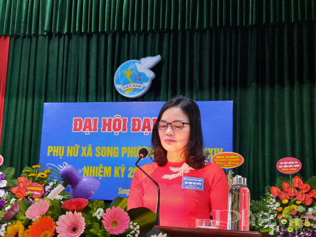 Đồng chí Nguyễn Thị Bảy, Huyện ủy viên, Chủ tịch Hội LHPN huyện Đan Phượng phát biểu chỉ đạo tại Đại hội.