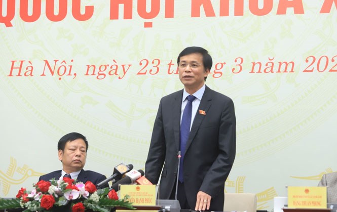 Tổng Thư ký Quốc hội, Chủ nhiệm Văn phòng Quốc hội Nguyễn Hạnh Phúc chủ trì họp báo.