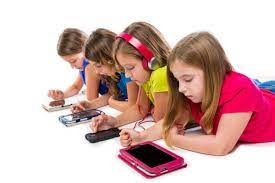 Trẻ em giảm bớt sự tưởng tượng khi tiếp xúc nhiều với màn hình điện thoại