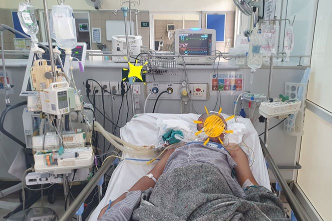 Bệnh nhân Ch vẫn đang trong tình trạng hôn mê tại Trung tâm Chống độc (Bệnh viện Bạch Mai).