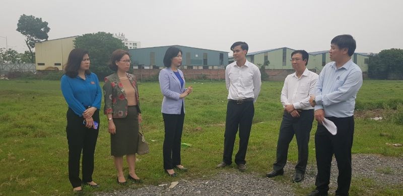 Đoàn giám sát thị thực tại khu dự án Trung tâm dạy nghề Cửu Long tại phường Xuân Phương