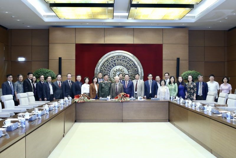 Đoàn đại biểu Quốc hội Hà Nội chúc mừng đồng chí Nguyễn Phú Trọng hoàn thành xuất sắc nhiệm vụ Chủ tịch nước nhiệm kỳ 2016-2021