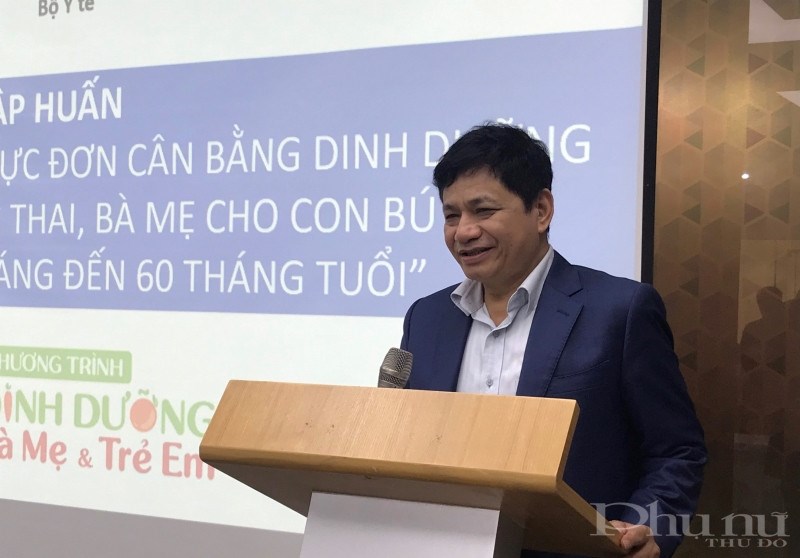 GS.TS.TTND Lê Danh Tuyên – Viện trưởng Viện Dinh dưỡng quốc gia chia sẻ tại buổi tập huấn.