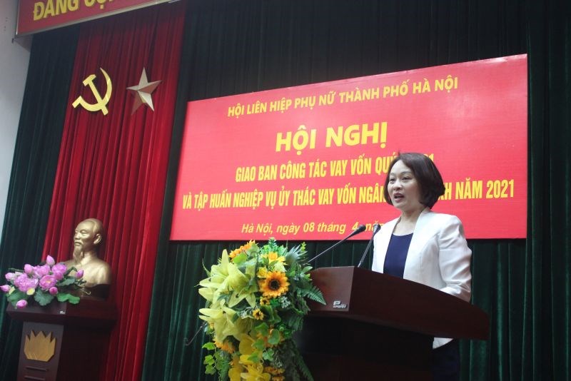 Đồng chí Phạm Thị Thanh Hương, Phó Chủ tịch Hội LHPN Hà Nội chủ trì hội nghị