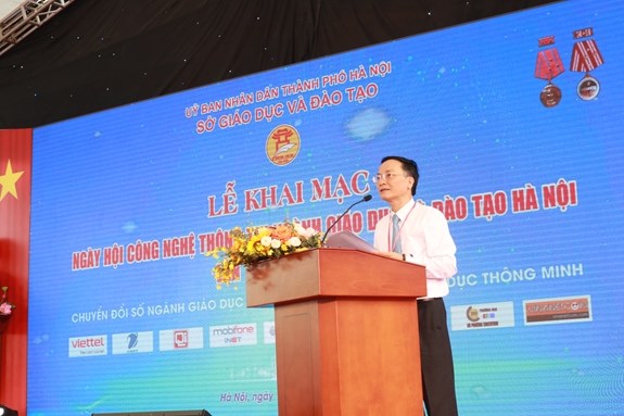 Phó Giám đốc phụ trách Sở GD-ĐT Hà Nội Phạm Văn Đại phát biểu khai mạc Ngày hội