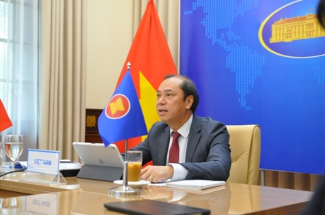 Thứ trưởng Nguyễn Quốc Dũng phát biểu tại Hội nghị .