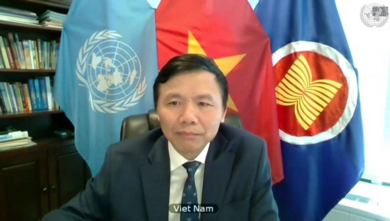 Đại sứ Đặng Đình Quý, Trưởng Phái đoàn Việt Nam tại LHQ, phát biểu tại cuộc họp.