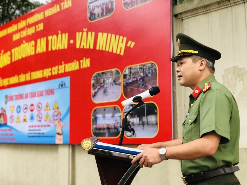 Thượng tá Nguyễn Hào Hùng, Phó trưởng Công an quận Cầu Giấy phát biểu