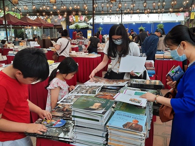 Độc giả có thể tìm thấy những cuốn sách quý tại Phiên chợ sách.