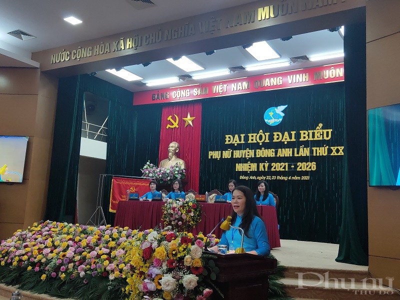 Đồng chí Nguyễn Thị Mỹ Linh - Chủ tịch Hội LHPN huyện Đông Anh phát biểu khai mạc Đại hội
