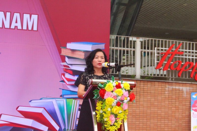 Quận ủy viên, Trưởng phòng GD&ĐT quận Nam Từ Liêm Nguyễn Thị Hương phát động hưởng ứng ngày sách Việt Nam